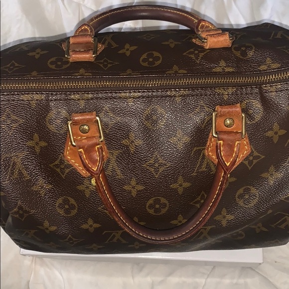 Authentic Louis Vuitton $575 or best offer. - Picture 2 of 5